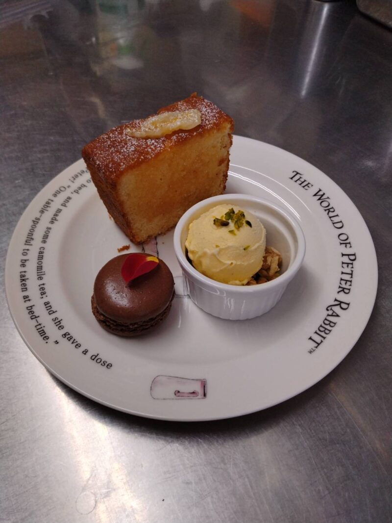 7月のデザートセットのケーキ