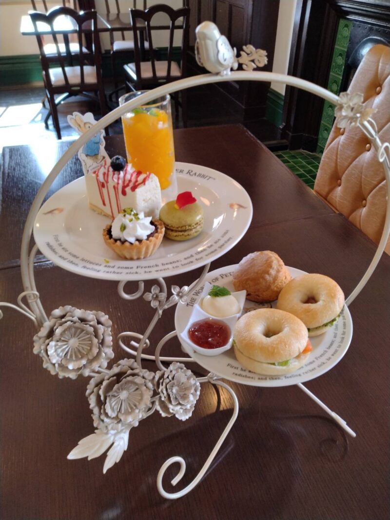 アフタヌーンティーのケーキ